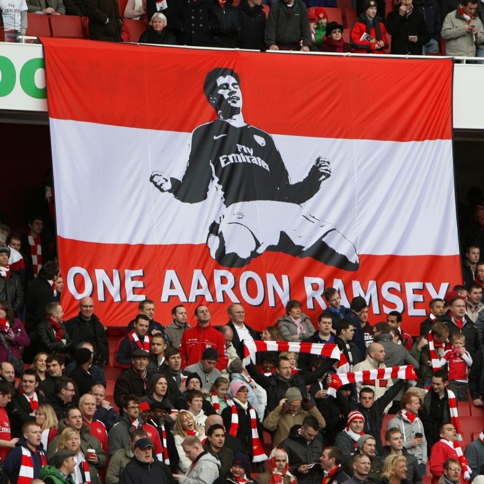 20ft x 12ft (6.10m x 3.65m) Custom Football Flag footballflags.co.uk