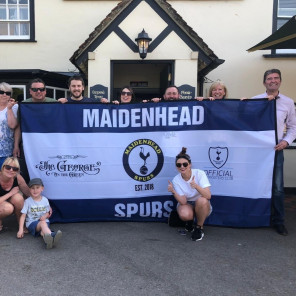 Maidenhead 10ft x 5ft football flag